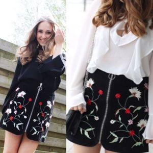 Embroidered suede leather front zipper mini skirt